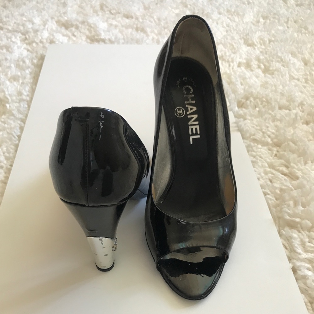 Chanel black silver patent leather pumps with open toe toe